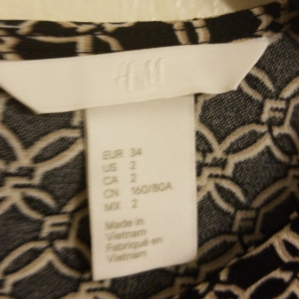 H&M Women's Black Short Dress - Picture 8 of 8
